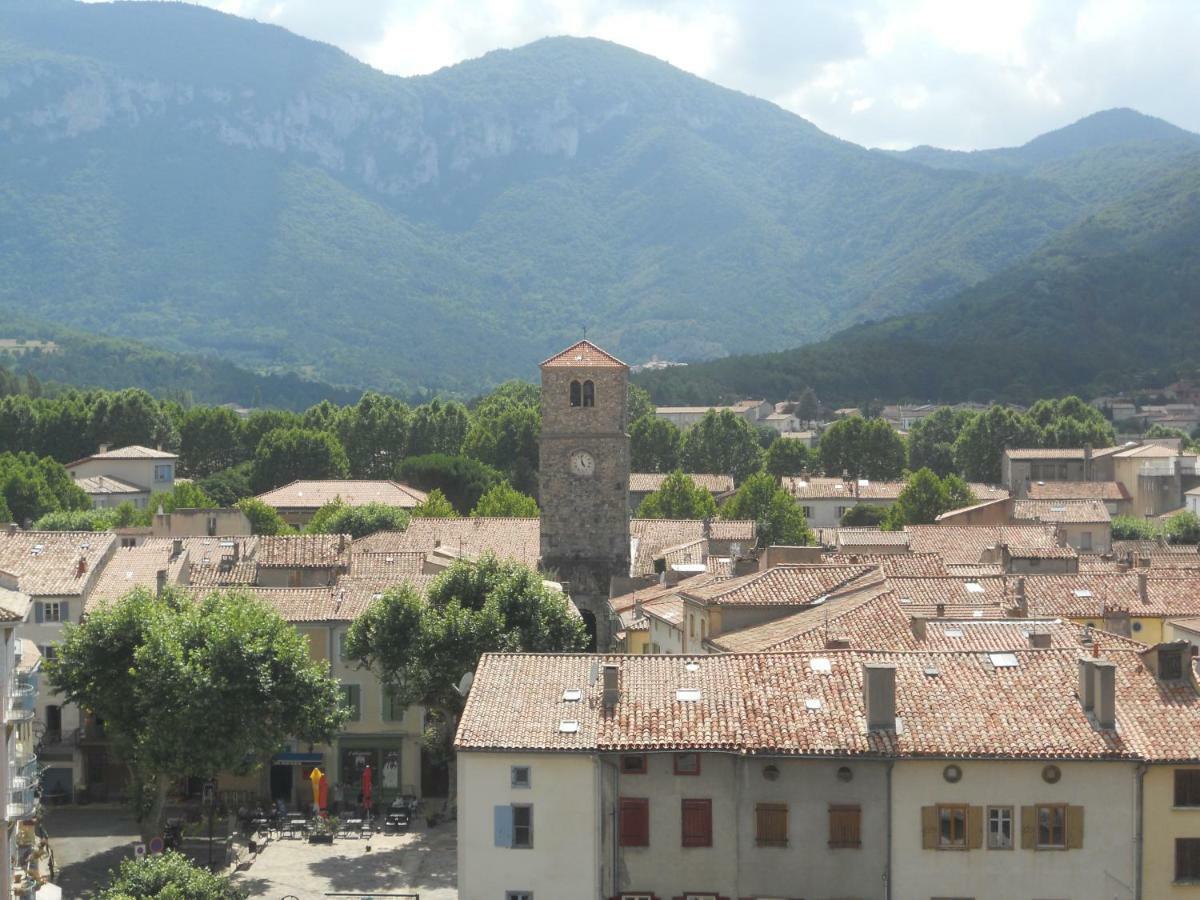 Entre L'Eglise Et La Place Villa Quillan Dış mekan fotoğraf