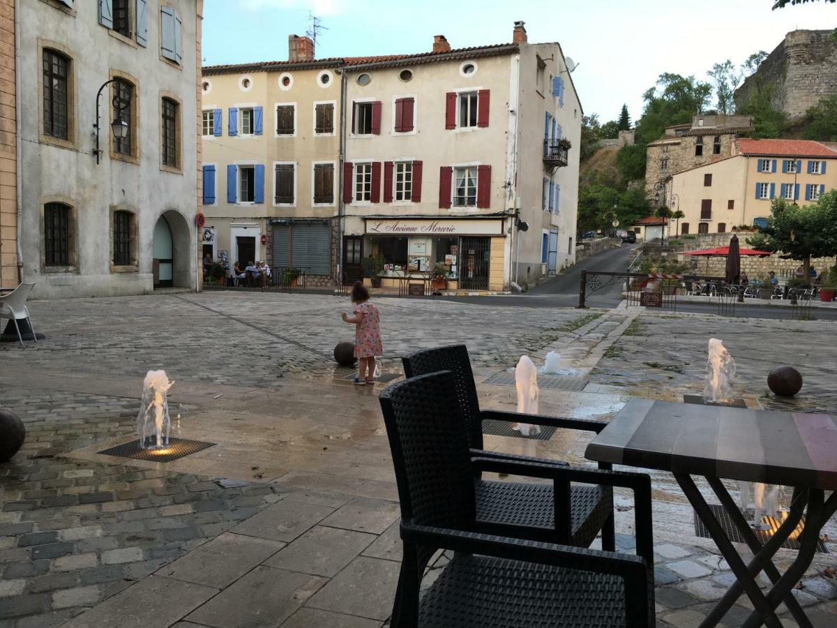 Entre L'Eglise Et La Place Villa Quillan Dış mekan fotoğraf