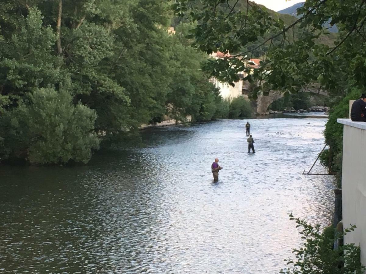 Entre L'Eglise Et La Place Villa Quillan Dış mekan fotoğraf